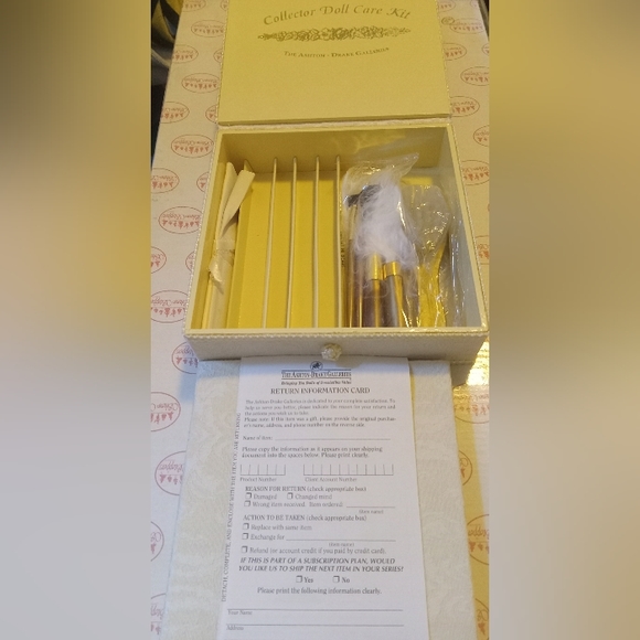 Show Stopper Porcelain Doll R305 "Demi" - Picture 6 of 7